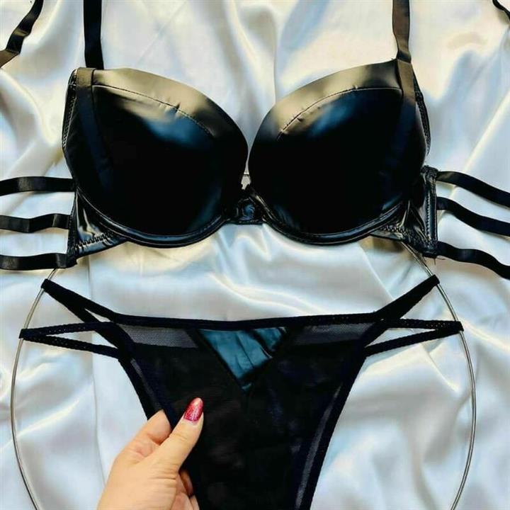 ست شورت و سوتین اسفنجی طرح چرم براق و نگین دار ست سوتین شورت چرم با